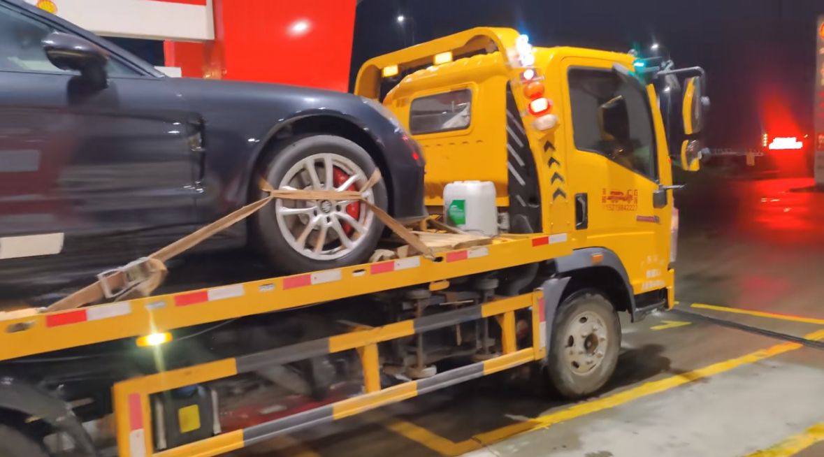 绥化行车途中遇到突发状况该如何呼叫道路救援？